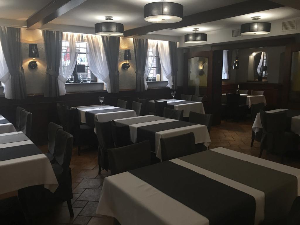 Hotel Kolorowa 2*